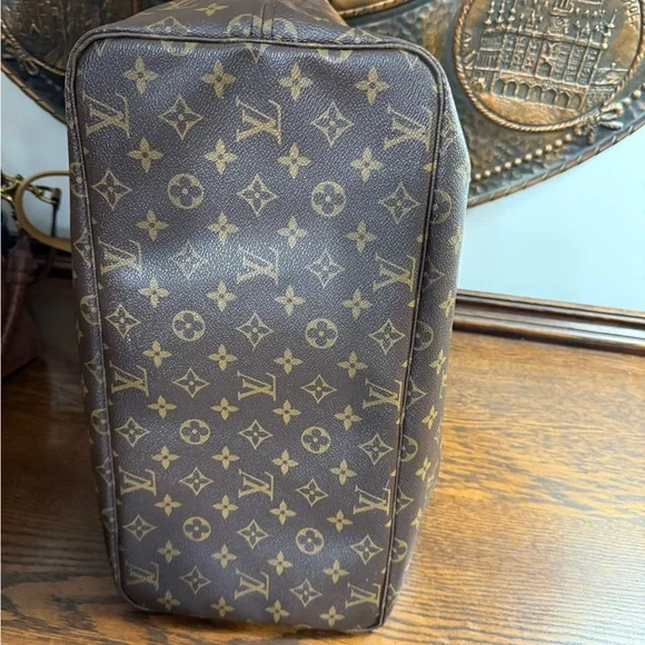 Louis Vuitton Monogram Neverfull GM - Picture 6 of 10